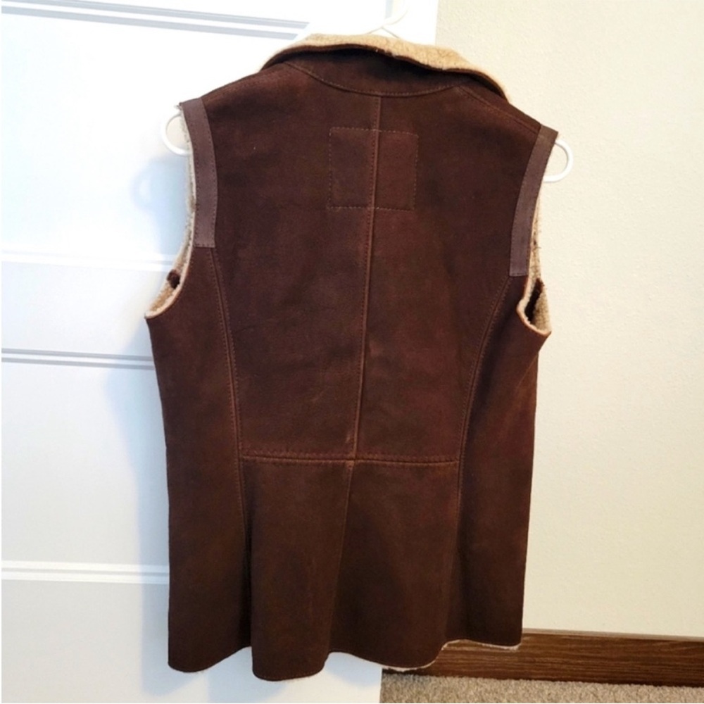 NWT Timberland Chocolate and Tan Shearling Vest - Picture 2 of 7